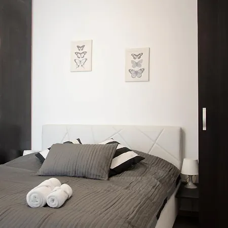 Apartment Old By Urbanesq Bucharest