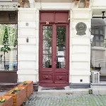 Apartman Old 3br 100sqm - Bright & Spacious - Renovated 2026 *