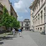 Apartament Old 3br 100sqm - Bright & Spacious - Renovated 2026 Bucureşti