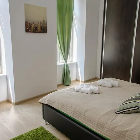 Apartmán Old City Area-3Br-100 Sqm-Completely Renovated