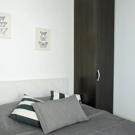 Old City Area-3Br-100 Sqm-Completely Renovated