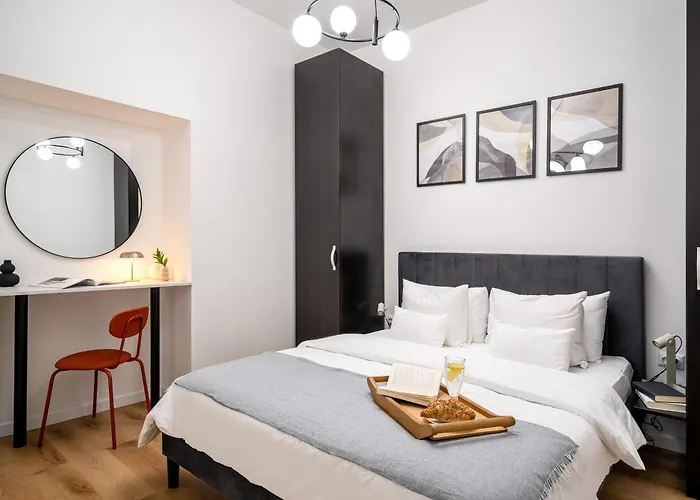 Old 3br 100sqm - Bright & Spacious - Renovated 2026