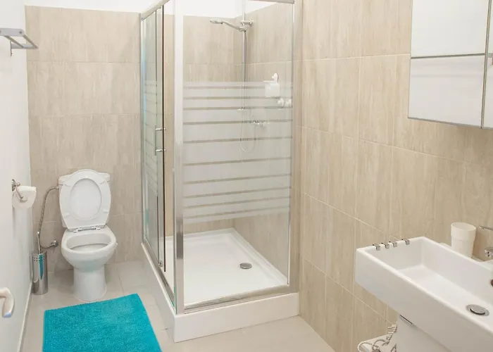 Old 3br 100sqm - Bright & Spacious - Renovated 2026