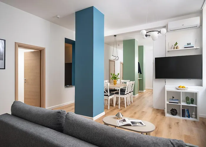 Old 3br 100sqm - Bright & Spacious - Renovated 2026