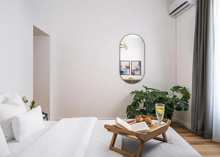 Old 3br 100sqm - Bright & Spacious - Renovated 2026
