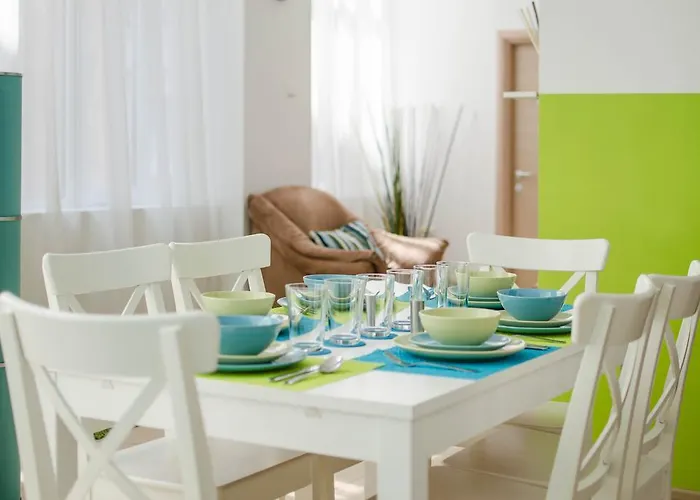 Old By Urbanesq Bukarest