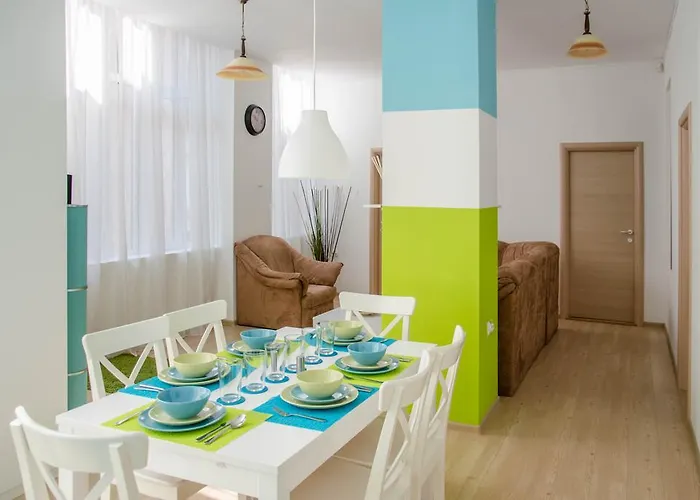 Apartmán Old City Area-3Br-100 Sqm-Completely Renovated *