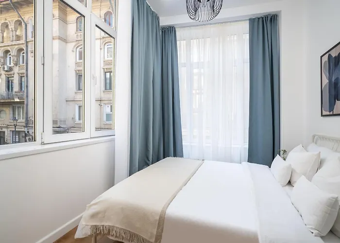 Old 3br 100sqm - Bright & Spacious - Renovated 2026 Apartment
