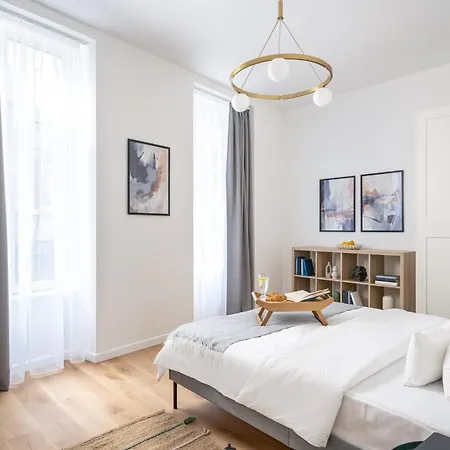 Old 3br 100sqm - Bright & Spacious - Renovated 2026 * Bukarest