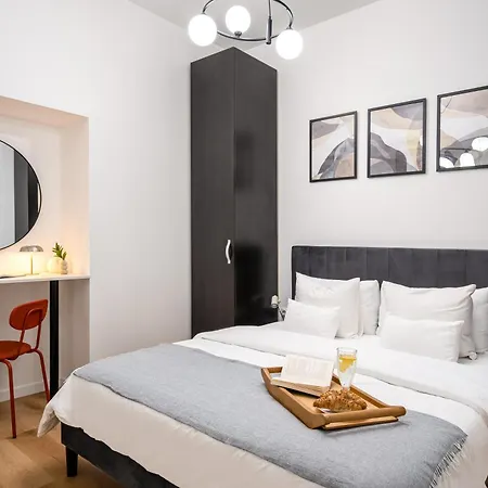 Old 3br 100sqm - Bright & Spacious - Renovated 2026